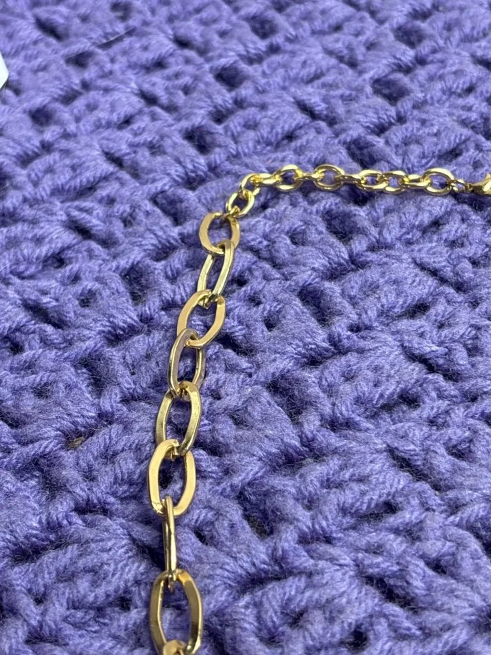 Goldtone Oval Link Chain Necklace Lobster Clasp 20 - 23 inches Long